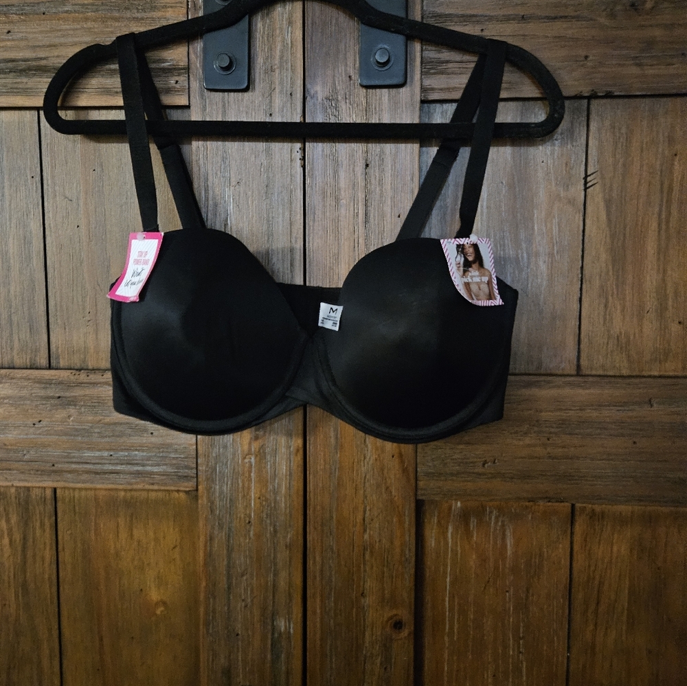 Madenform Black Bra